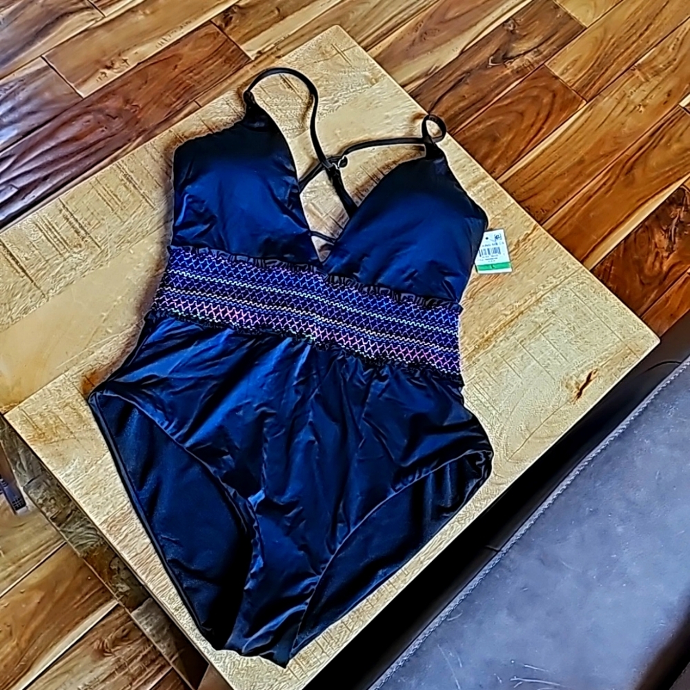 BAR lll NWT Black w multi color cinched detail waist Size LARGE
